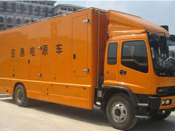 绥阳冬季柴油发电机启动前，如何检查燃油系统中的积水？